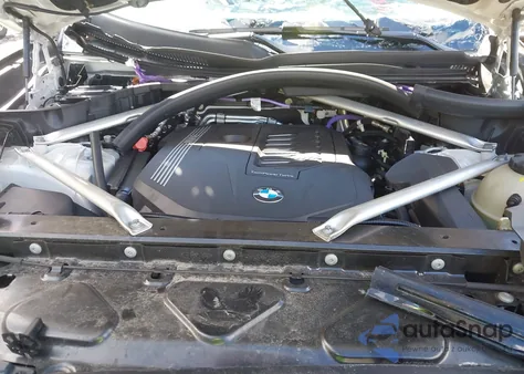 2022 BMW X5 xDrive40I z USA, uszkodzony, nr VIN 5UXCR6C06N9K20035